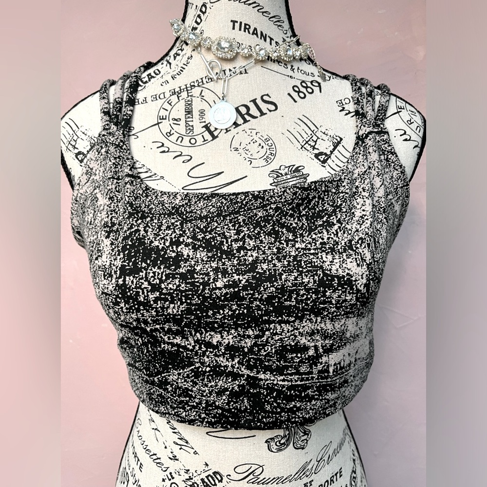Women’s Athleta workout top